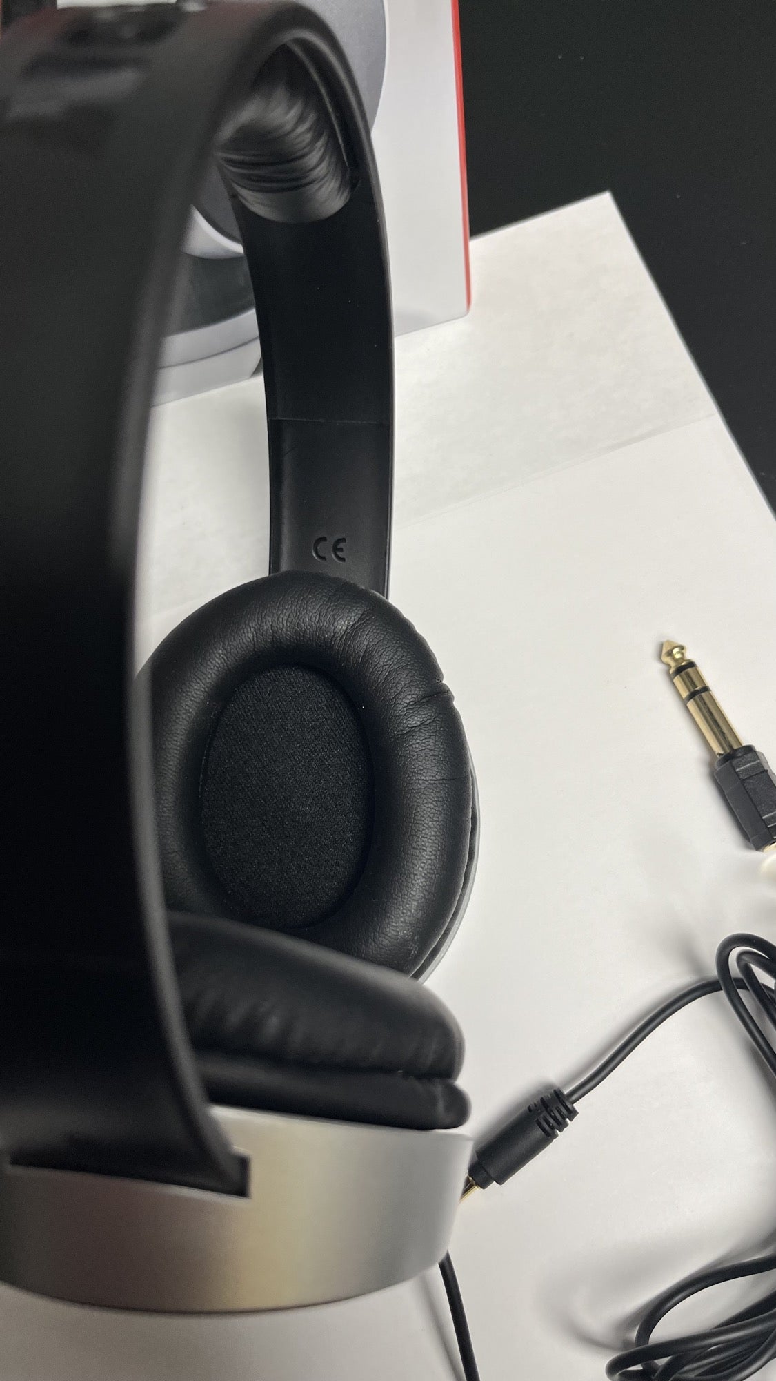 Samson SR550 Over-Ear Stereo Headphones