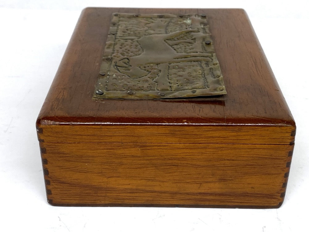 Vintage Wooden Cigar Box with Wire Fox Terrier Copper Art [A018]