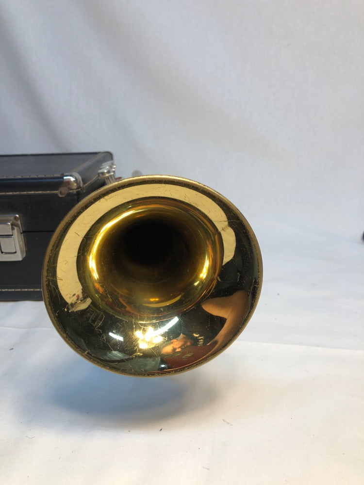King Cleveland 602 Cornet with case - F626 [preowned]