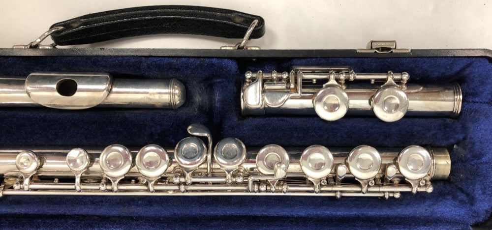 Artley 18-0 Flute outfit with case - F566 [preowned]
