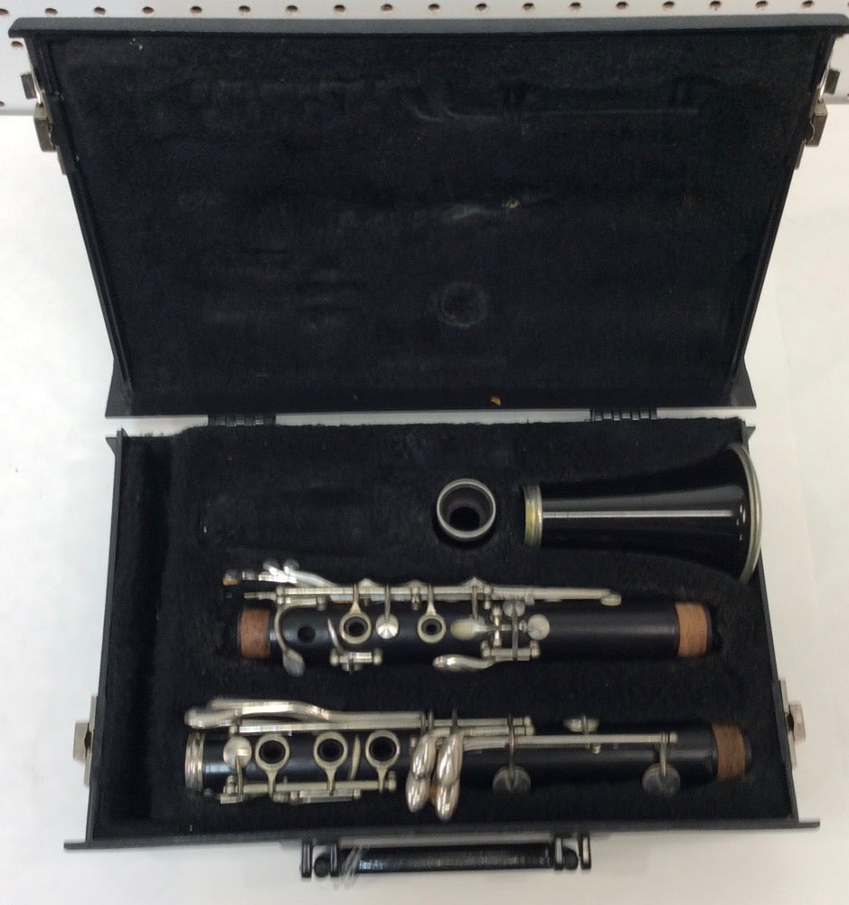 Pre-owned Selmer Bundy Clarinet - serviced & ready to play - F699 - Fornaszewski Music Store, Granite City IL 62040 - www.stanf.com